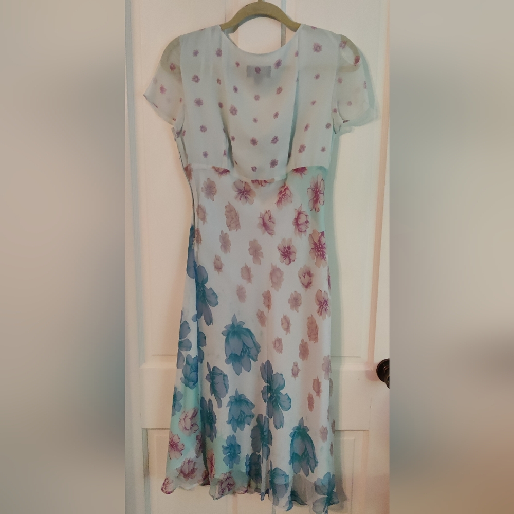 Beautiful Silk Summer Dress - Picture 2 of 6